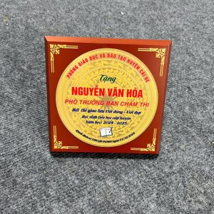 In kỷ niệm chương gỗ đồng tặng quà cho sự kiện giá xưởng