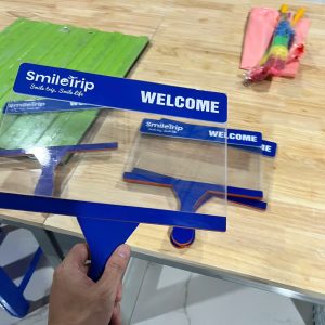 Làm biển đón khách sân bay tại Hà Nội giá xưởng