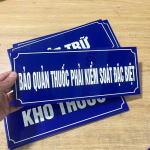 In biển tên phòng bằng Mica tại Hà Nội giá xưởng